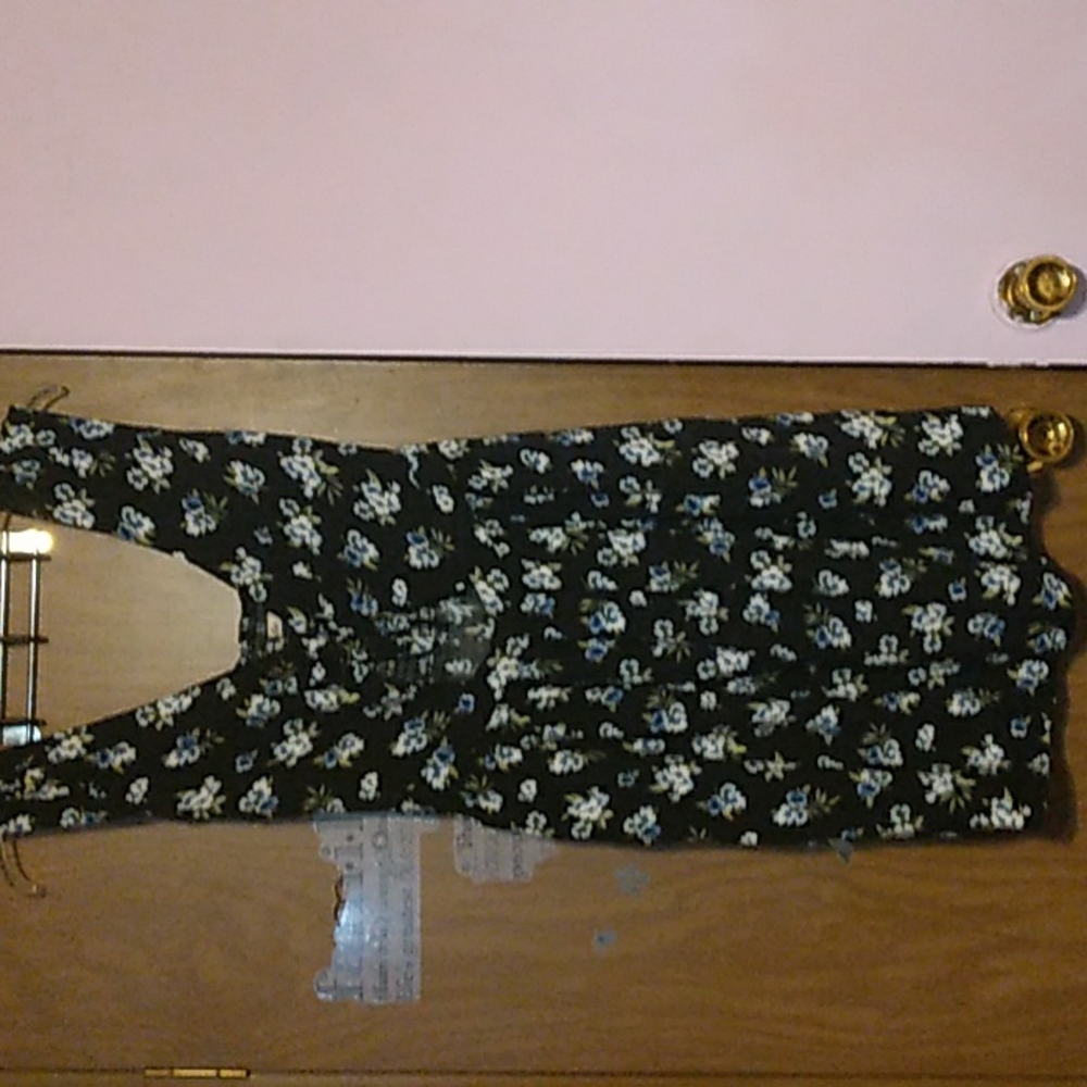 Open-stomach Hollister sundress; large; 100% Viscose